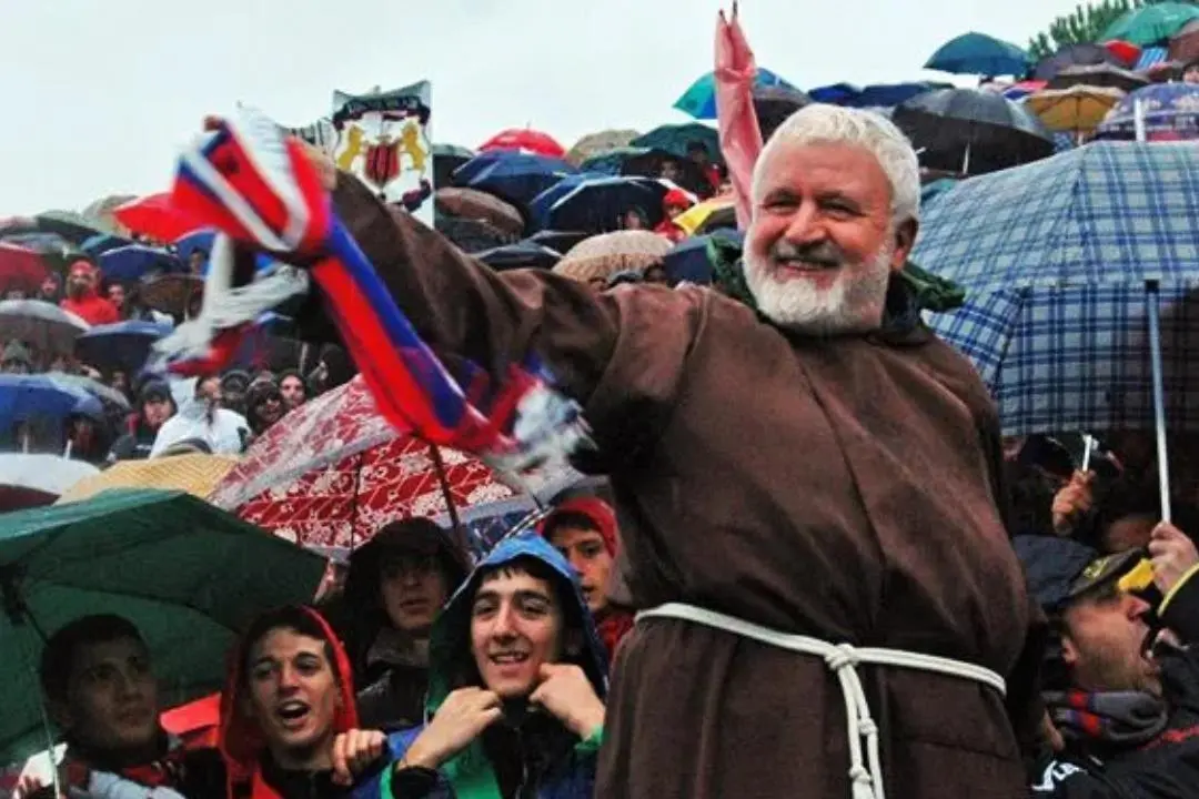 «Cosenza perde una colonna»: Padre Fedele nelle memorie degli ultras