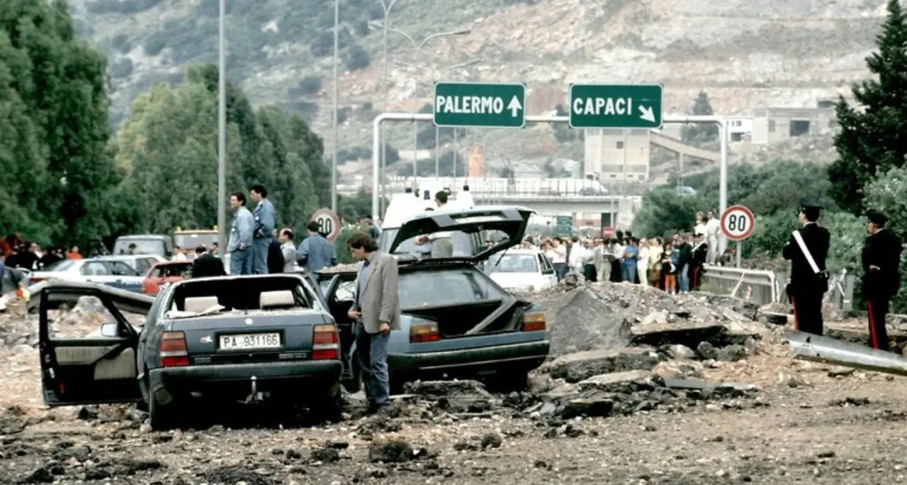 Da Tangentopoli alle bombe della mafia stragista: come il Potere invisibile plasmò la Seconda Repubblica\n