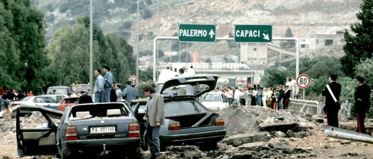 Da Tangentopoli alle bombe della mafia stragista: come il Potere invisibile plasmò la Seconda Repubblica\n