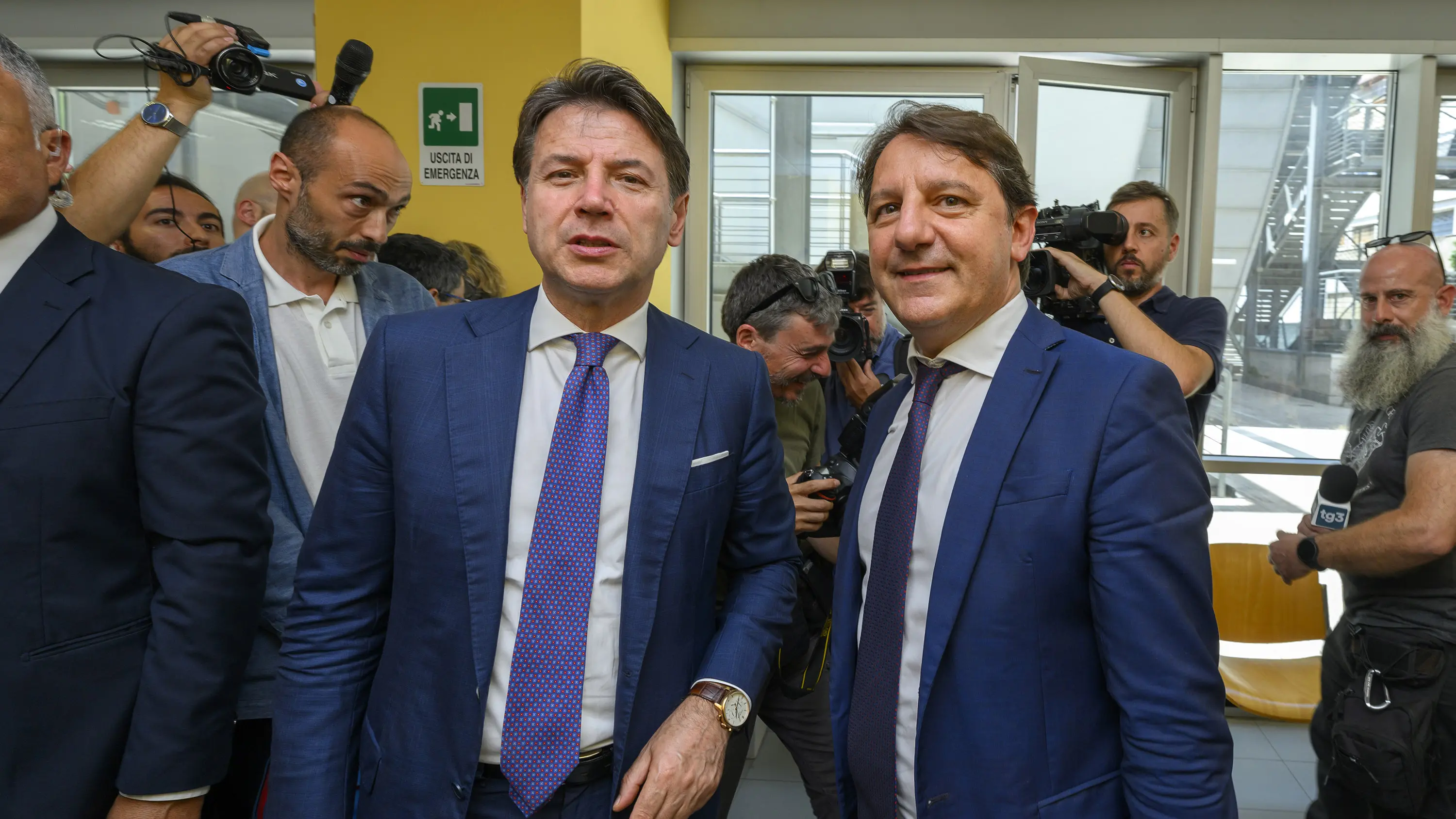 Regionali in Calabria, nel centrosinistra tutti vogliono Tridico ma nessuno riesce a convincerlo. E Occhiuto ringrazia