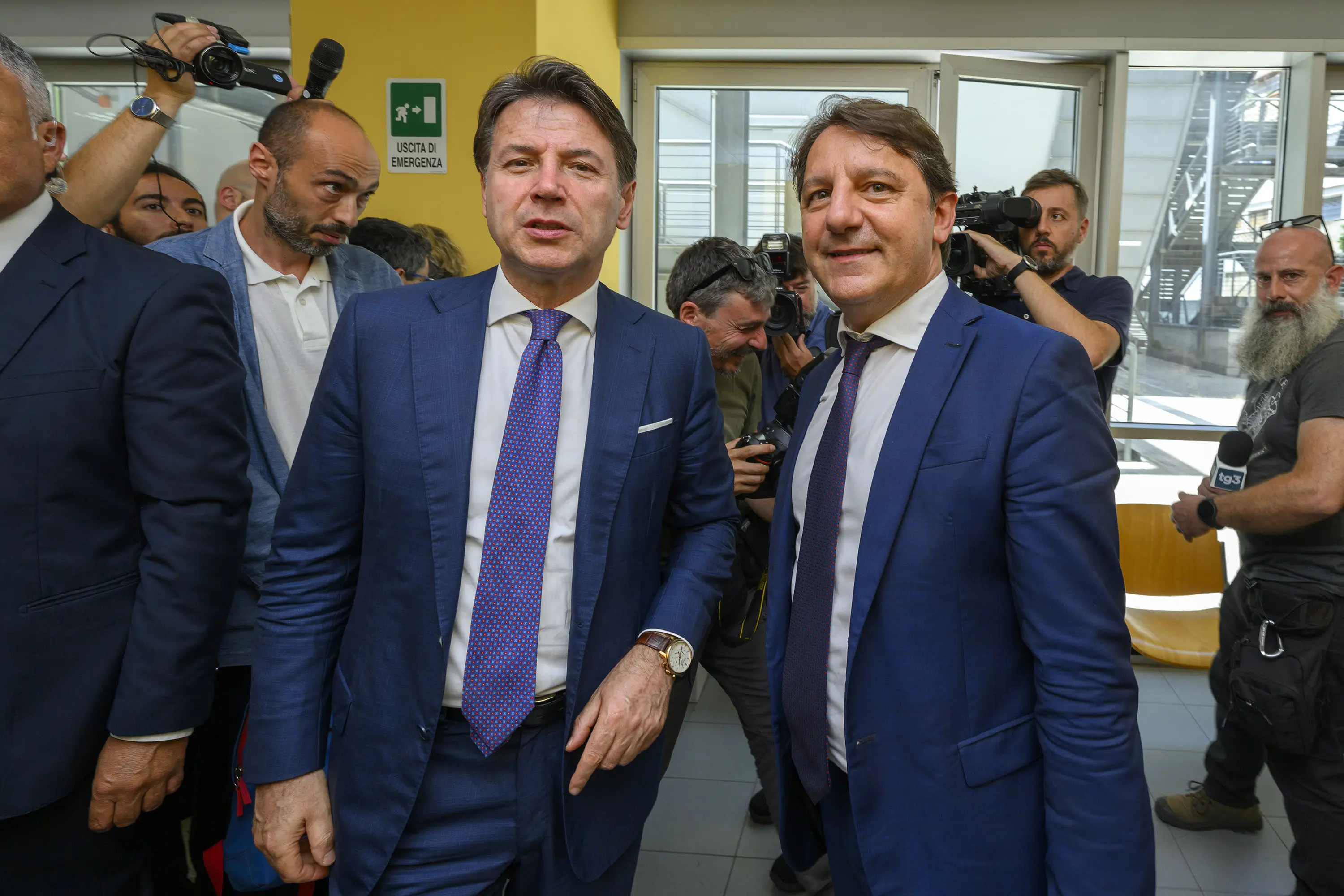 Regionali in Calabria, nel centrosinistra tutti vogliono Tridico ma nessuno riesce a convincerlo. E Occhiuto ringrazia\n