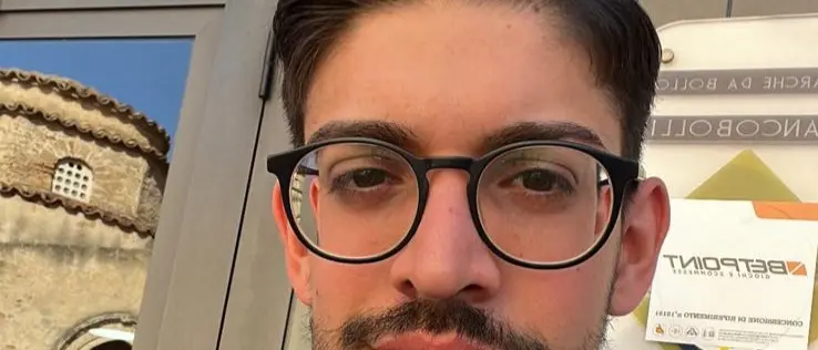 La battaglia contro il tumore e la rinascita, la storia di Raffaele in\u00A0un libro: «Pensavo di morire, ora vivo al massimo ogni giorno»\n