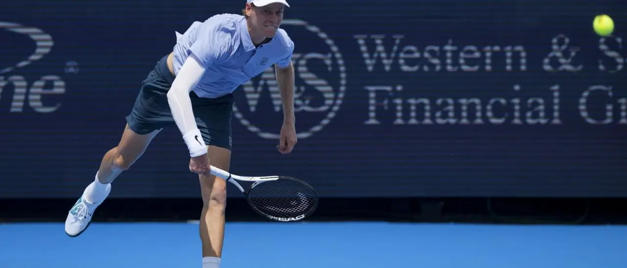 Tennis, Sinner a Cincinnati cade il tabù Auger-Aliassime: canadese sconfitto in due set e semifinale conquistata\n