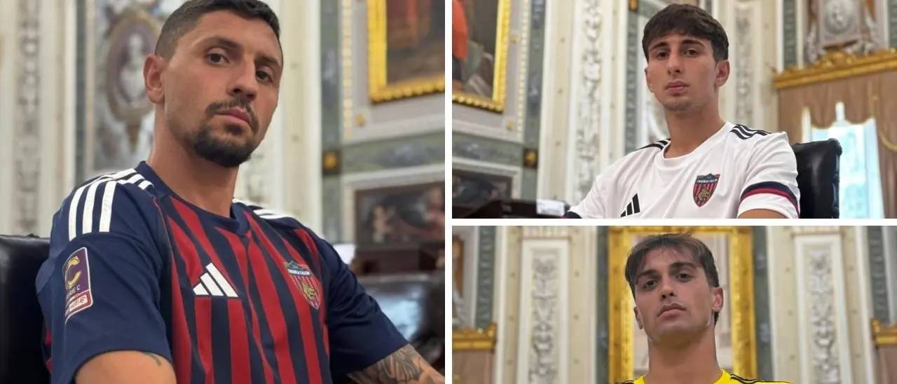 Cosenza, svelate le nuove maglie per la prossima stagione\n