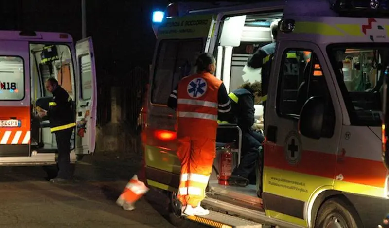 Incidente a Gizzeria, gravissimo un 19enne dopo l’impatto in moto contro\u00A0un’auto\n