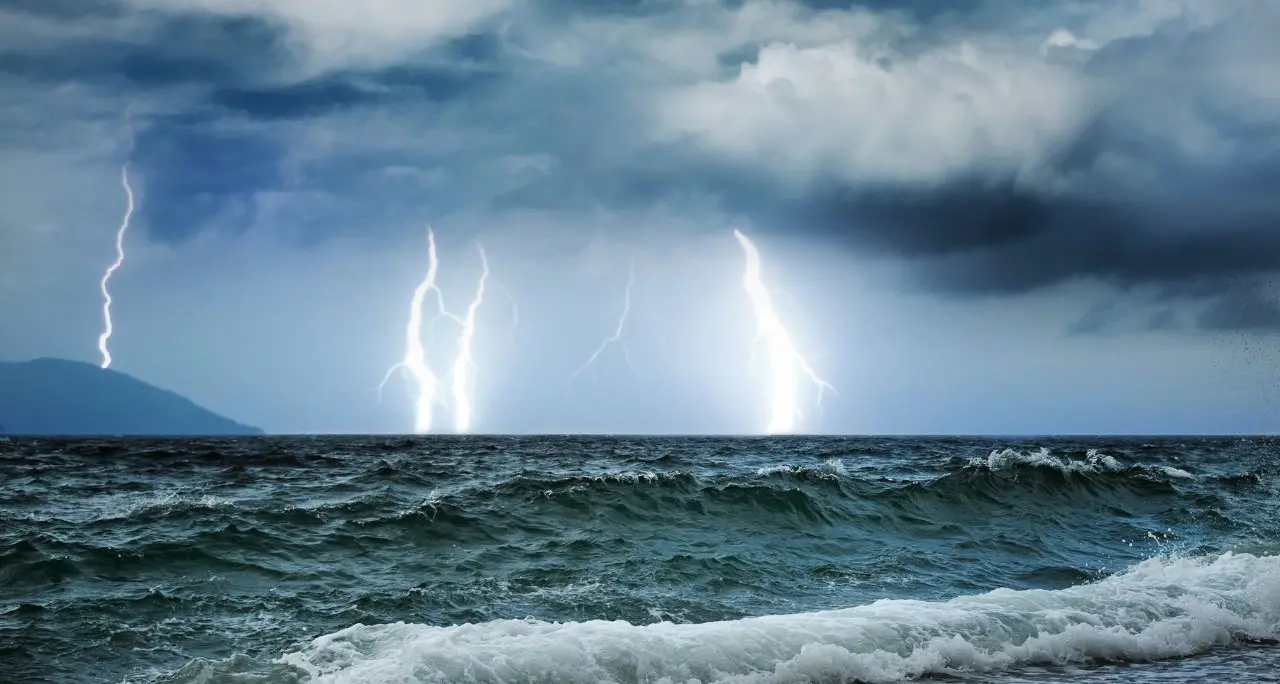 Arriva il maltempo: piogge e temporali sulla Calabria e domani è allerta gialla\n