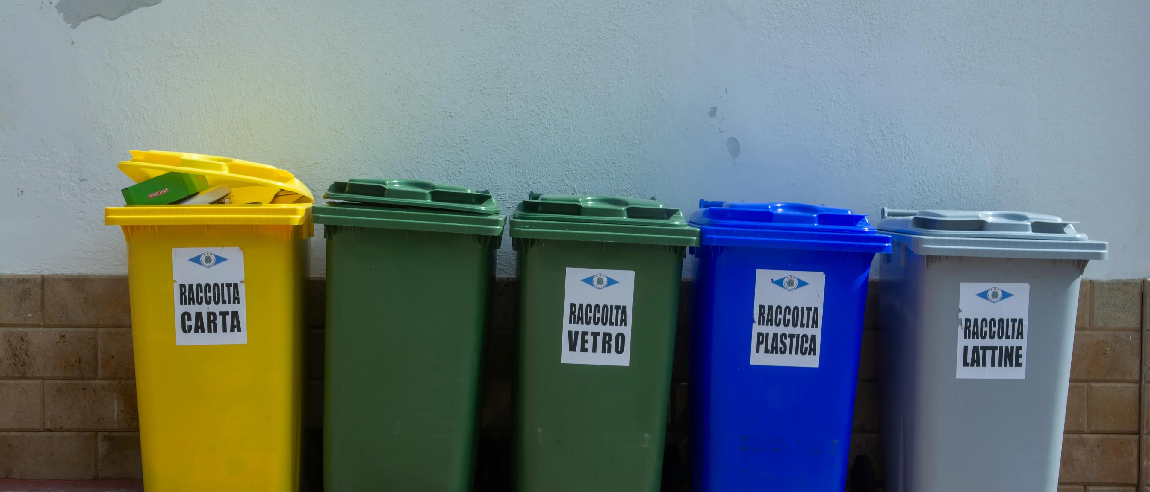 Bonus rifiuti 2026: per 235mila famiglie in Calabria arriva lo sconto del 25% sulla Tari\n
