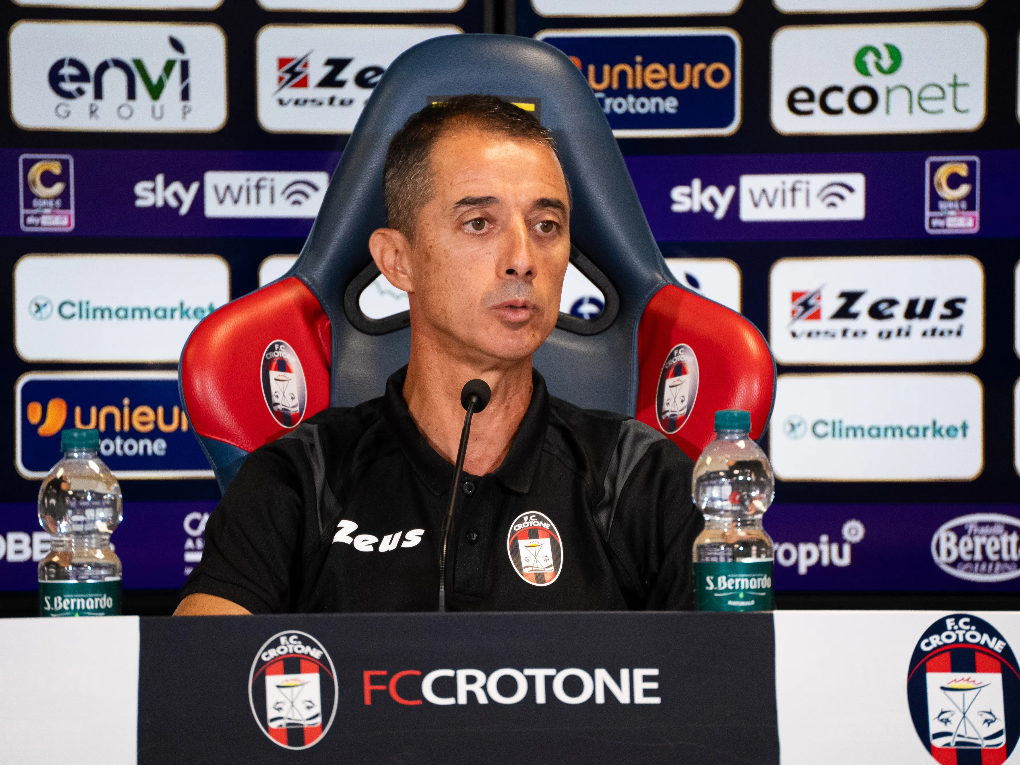 Verso Crotone-Catania, Longo suona subito la carica: «Vogliamo partire col piede giusto»