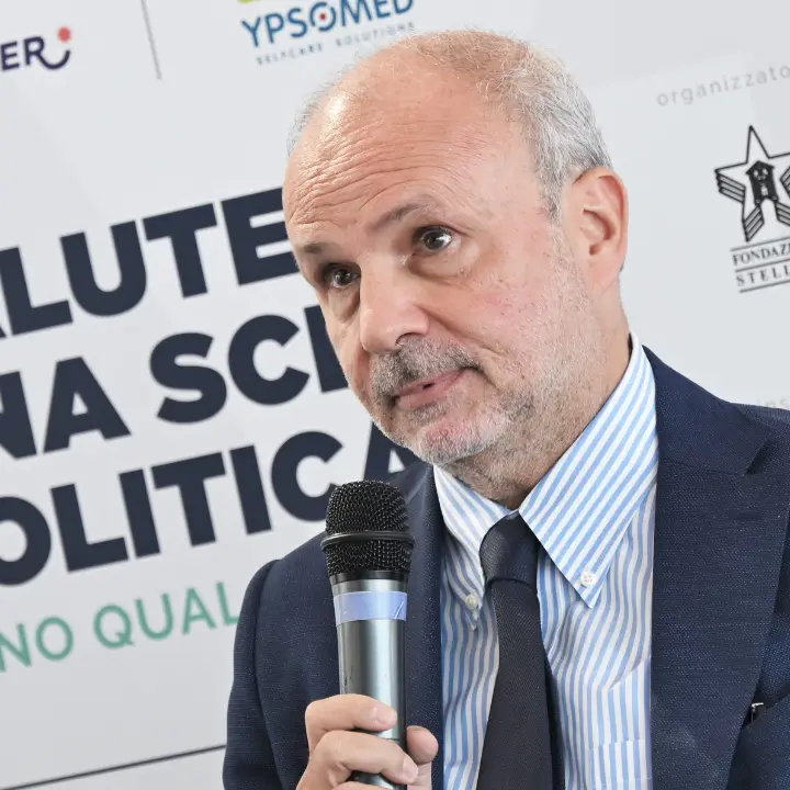 No-vax nel comitato vaccini, FdI in subbuglio: pressing su Serravalle e Bellavite, Schillaci pronto a far saltare il tavolo\n