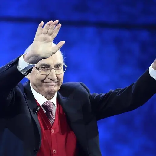Pippo Baudo, simbolo di una tv che raccontava il Paese: la sua morte è la fine di un’epoca