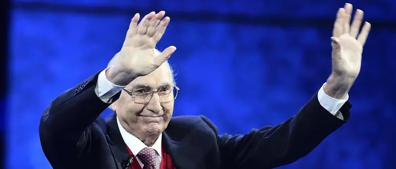 Pippo Baudo, simbolo di una tv che raccontava il Paese: la sua morte è la fine di un’epoca\n