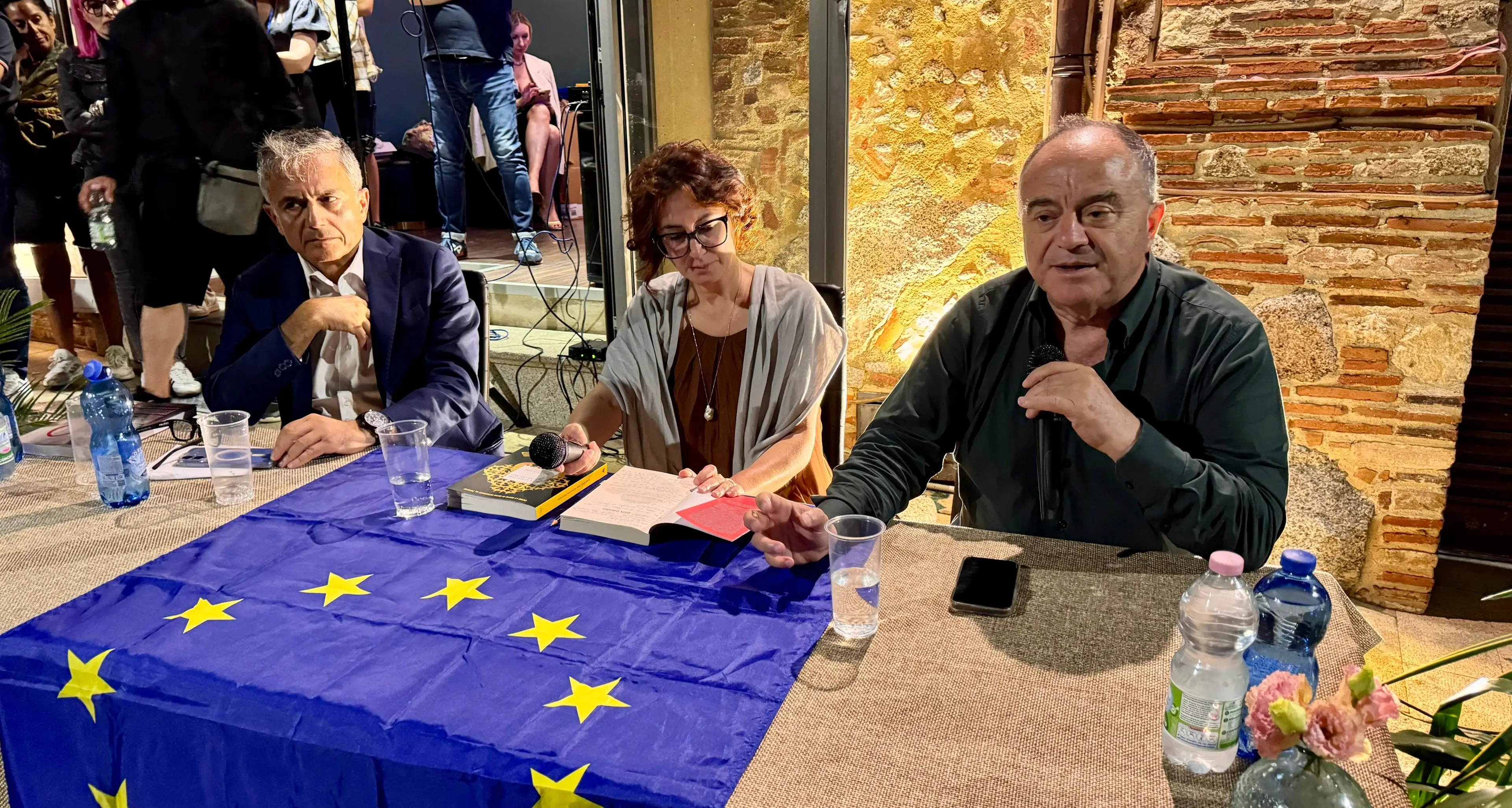 Gratteri: «Non mi candido anche se continuano a chiedermelo, in Calabria la politica si annaca senza decidere nulla»\n