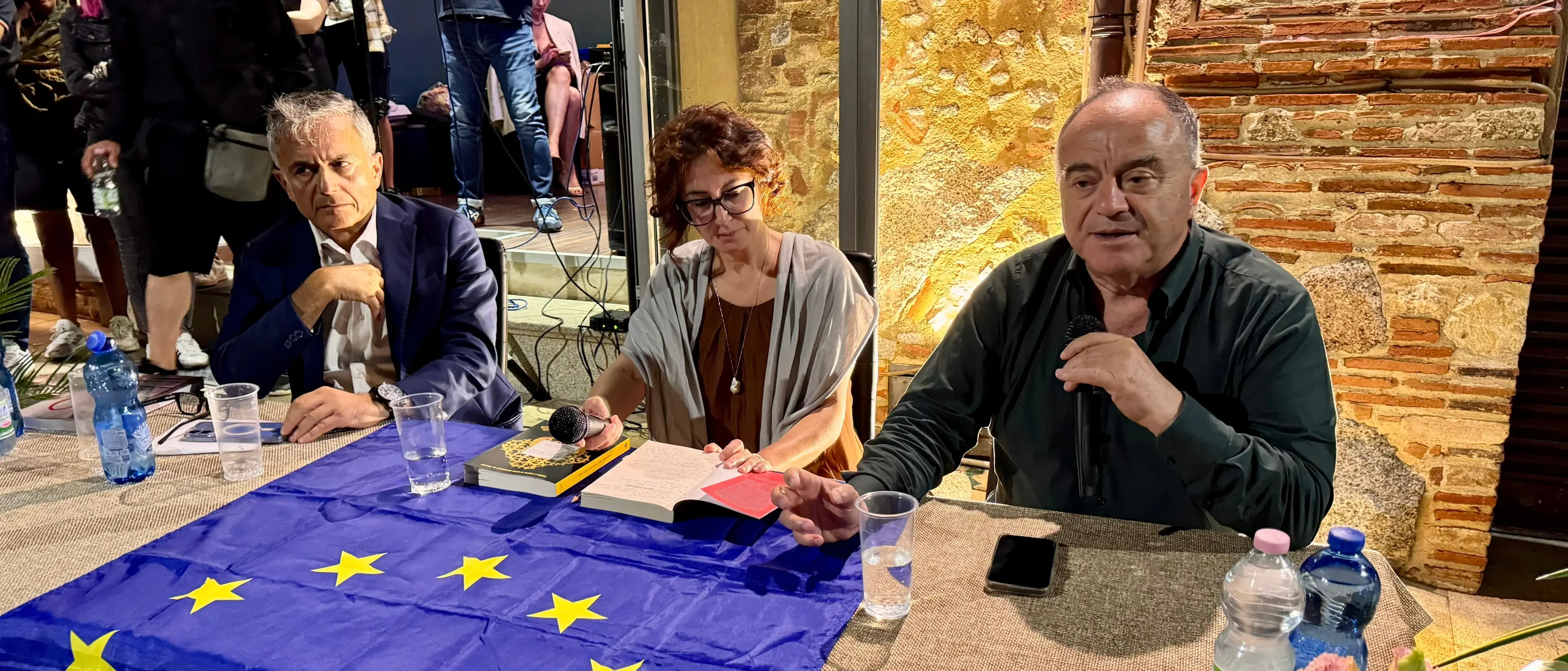 Gratteri: «Non mi candido anche se continuano a chiedermelo, in Calabria la politica si annaca senza decidere nulla»\n