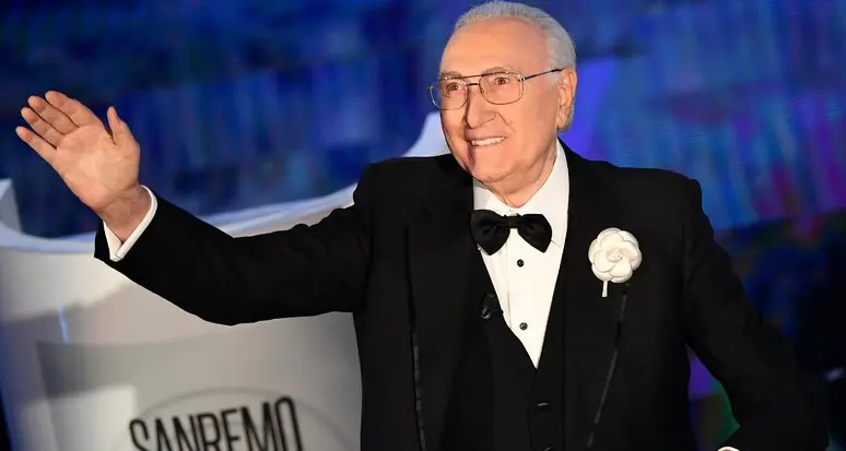 Addio a Pippo Baudo, il Maestro della televisione italiana: un ricordo personale da un backstage in Calabria\n