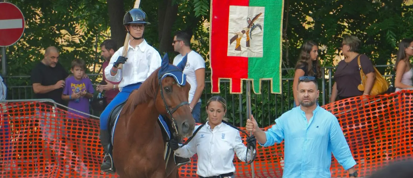 Longobucco, bagno di folla per il Palio dell’Assunta: in gara anche la campionessa olimpica Rosalba Forciniti\n