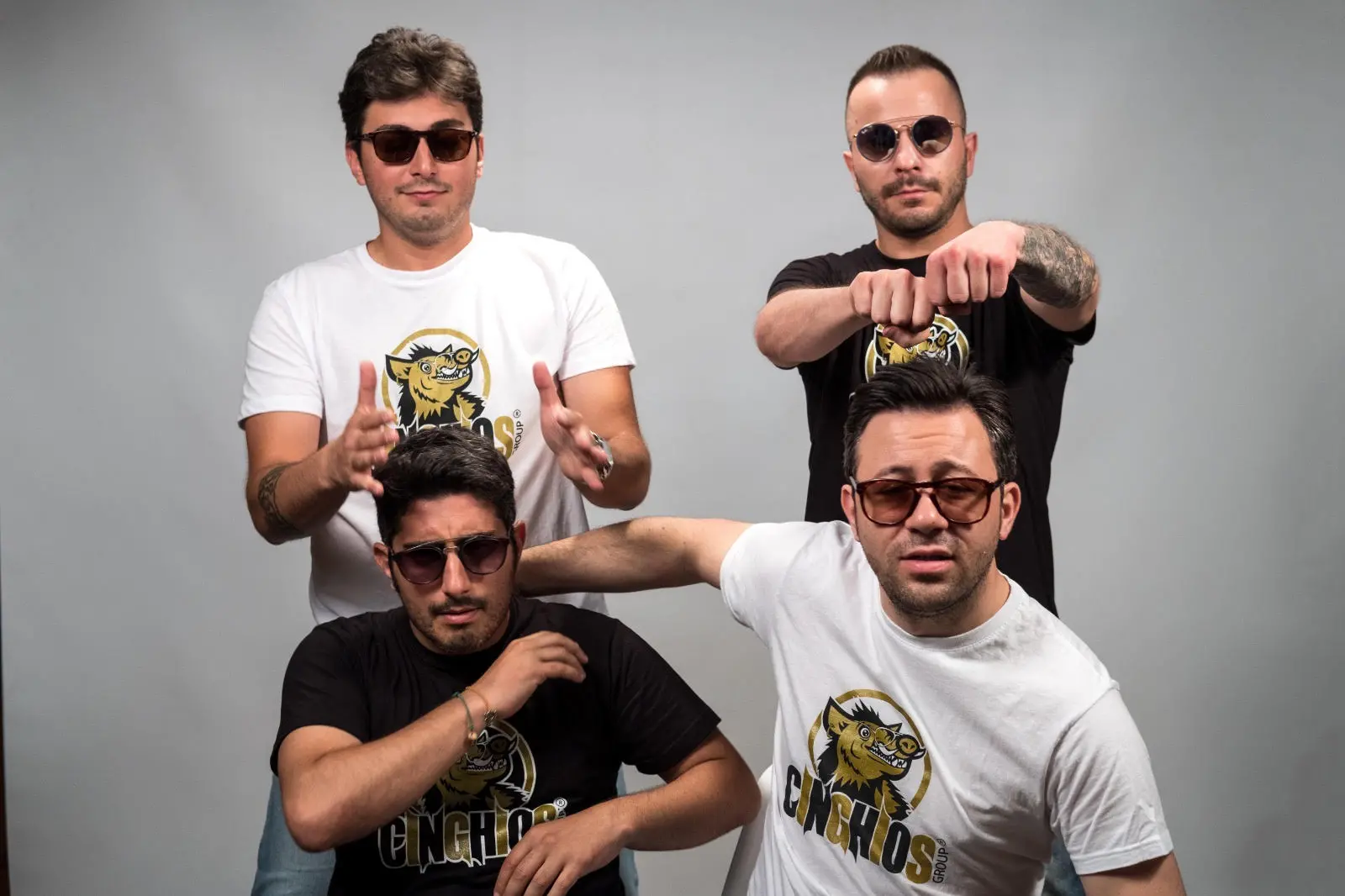 L’ironia travolgente dei Cinghios conquista il web e le piazze: «Il nostro segreto? L’amore per la Calabria»\n