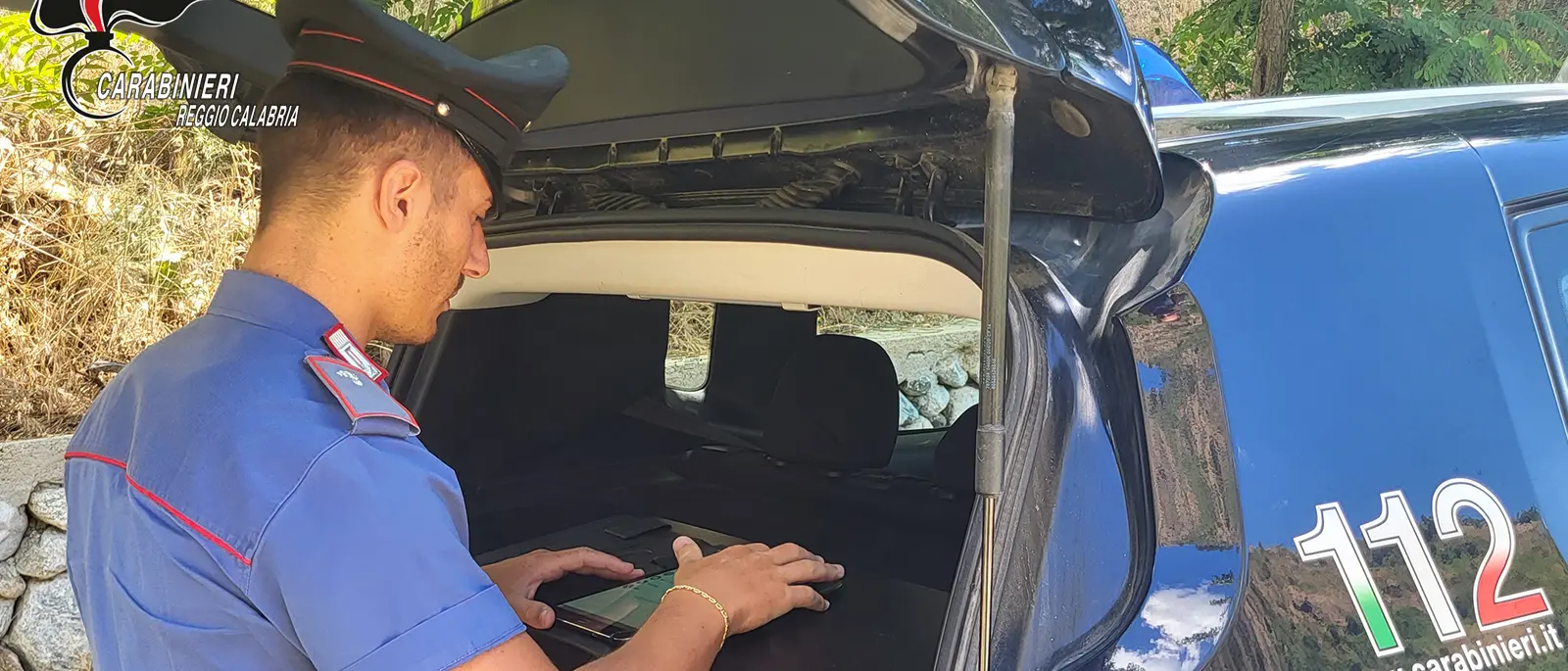 Anni di pedinamenti e chiamate anonime, poi il coraggio di denunciare: 60enne arrestato per stalking nel Reggino