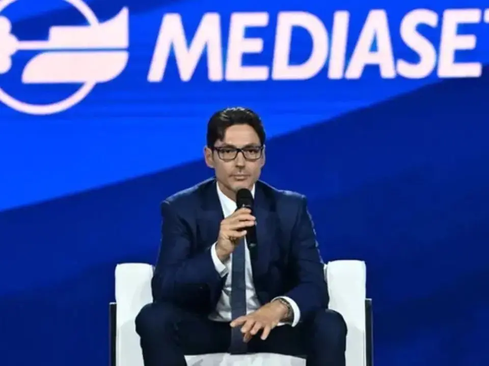 Mediaset spinge su ProSieben: al 43,57% e nuovo round per l’offerta di Pier Silvio Berlusconi