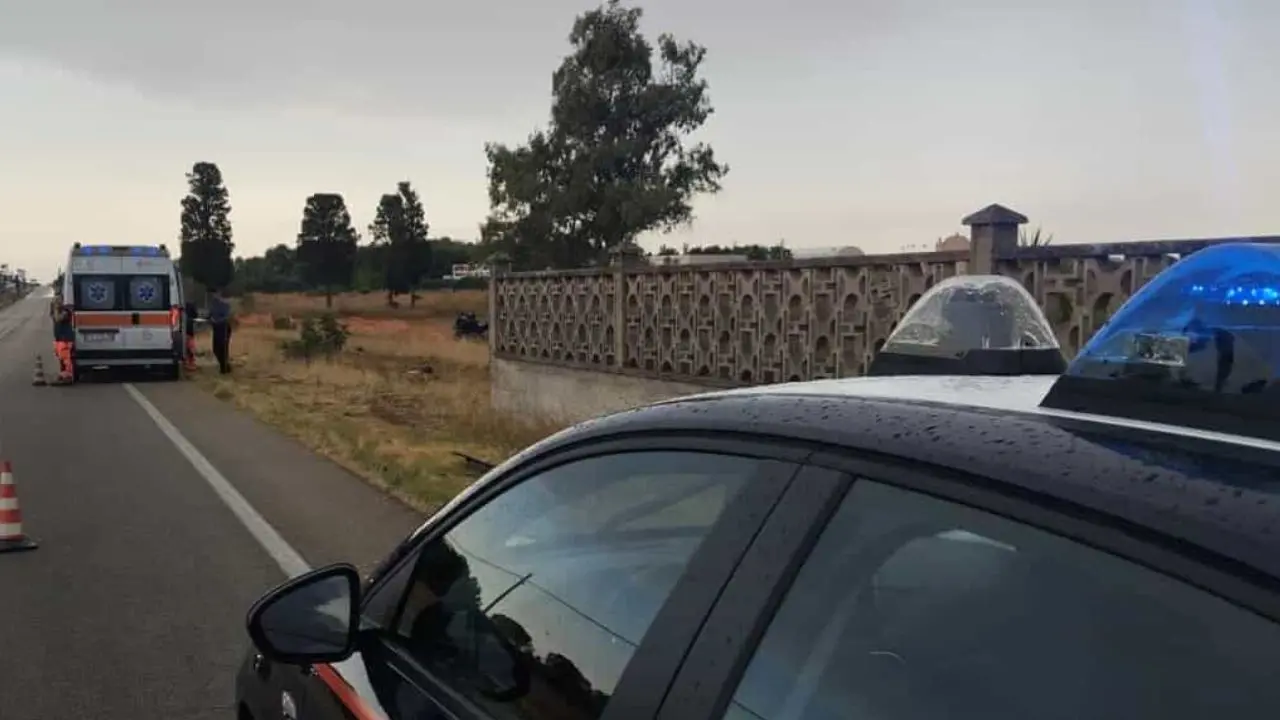 Motociclista muore colpito da un fulmine in Salento\n