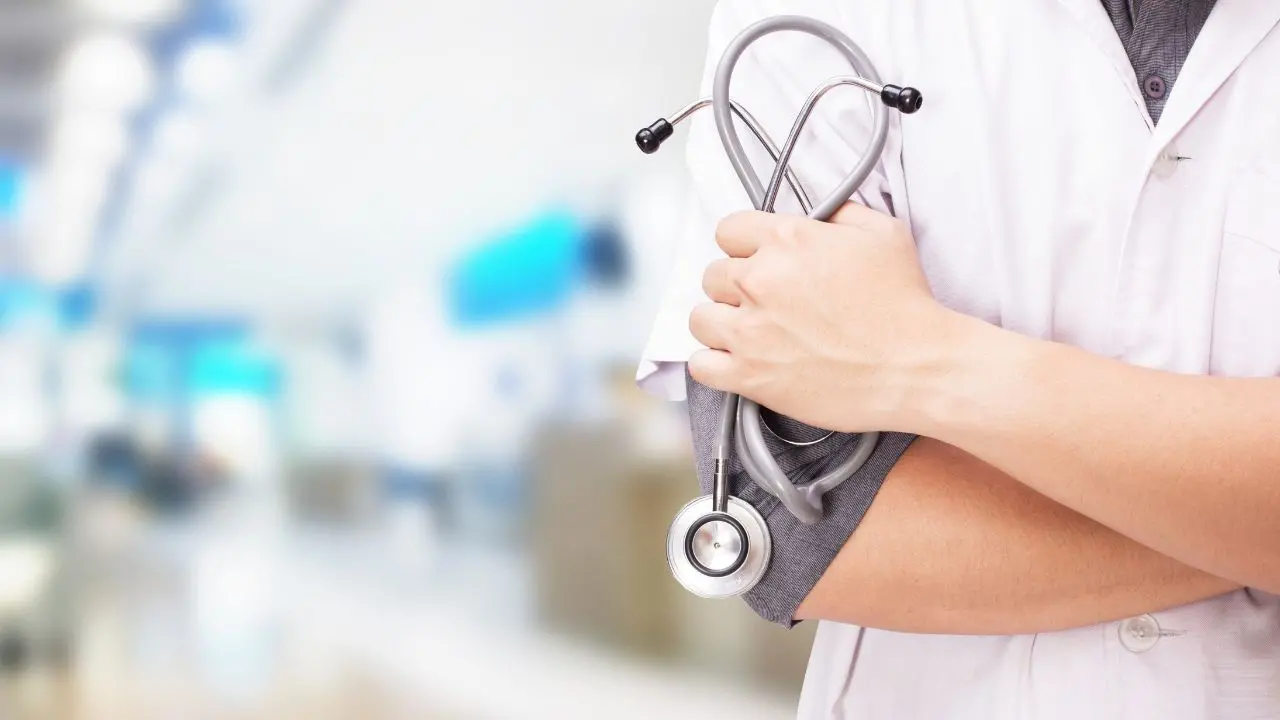 Calabria, la sanità che non funziona:\u00A0mortalità evitabile sopra la media, liste d’attesa record e medici in fuga\n