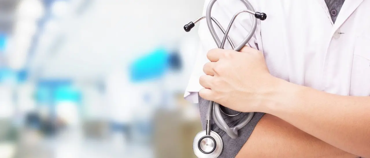 Calabria, la sanità che non funziona:\u00A0mortalità evitabile sopra la media, liste d’attesa record e medici in fuga\n