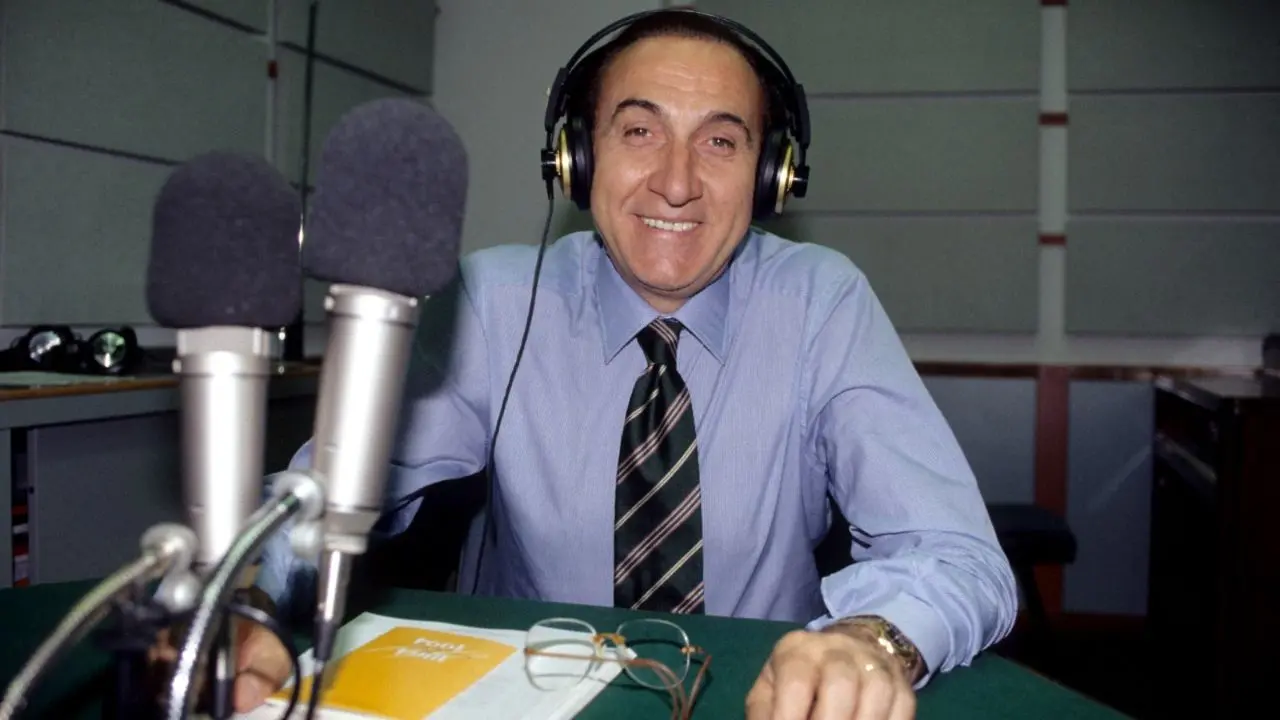 “Adatto solo a programmi minori”: il clamoroso abbaglio del primo provino Rai di Pippo Baudo, liquidato come “cafone e volgare”\n