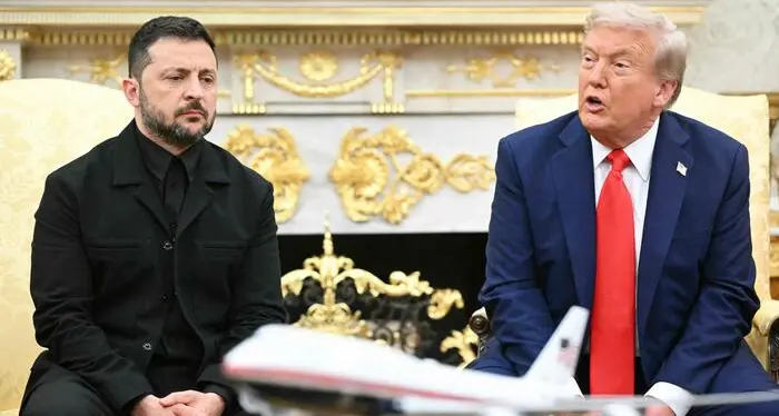 Incontro Trump-Zelensky alla Casa Bianca: «Pronti a un trilaterale con Putin». Arrivati i leader europei\n