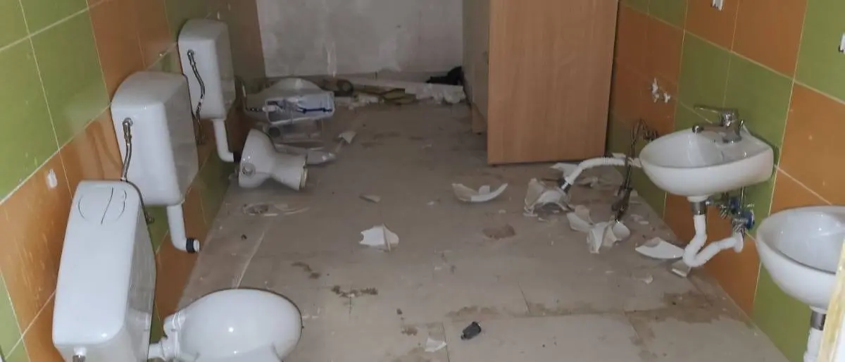 Mendicino, raid vandalico in una scuola in ristrutturazione: la denuncia del sindaco\n