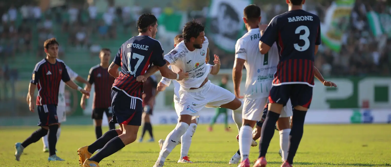 Cosenza, brutta figura a Monopoli: senza lutto al braccio per Padre Fedele\n