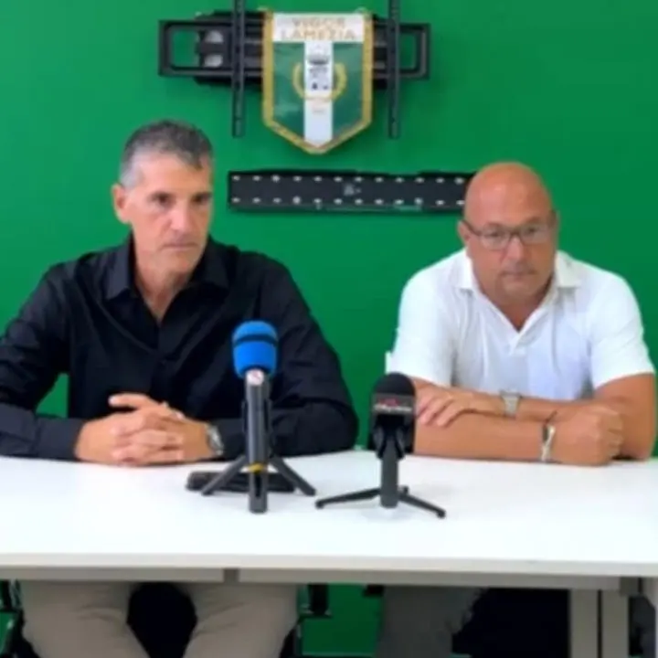 Vigor Lamezia, mister Foglia Manzillo si presenta: «Prima la salvezza, poi ci divertiamo»
