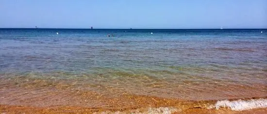 Violenta rissa in spiaggia a Le Cannella, quattro feriti
