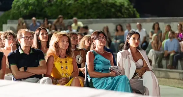 Ortensia Imbrogno in prima fila al Premio Cultura 2025 Scintille: un incontro tra eleganza, arte, cultura e territorio