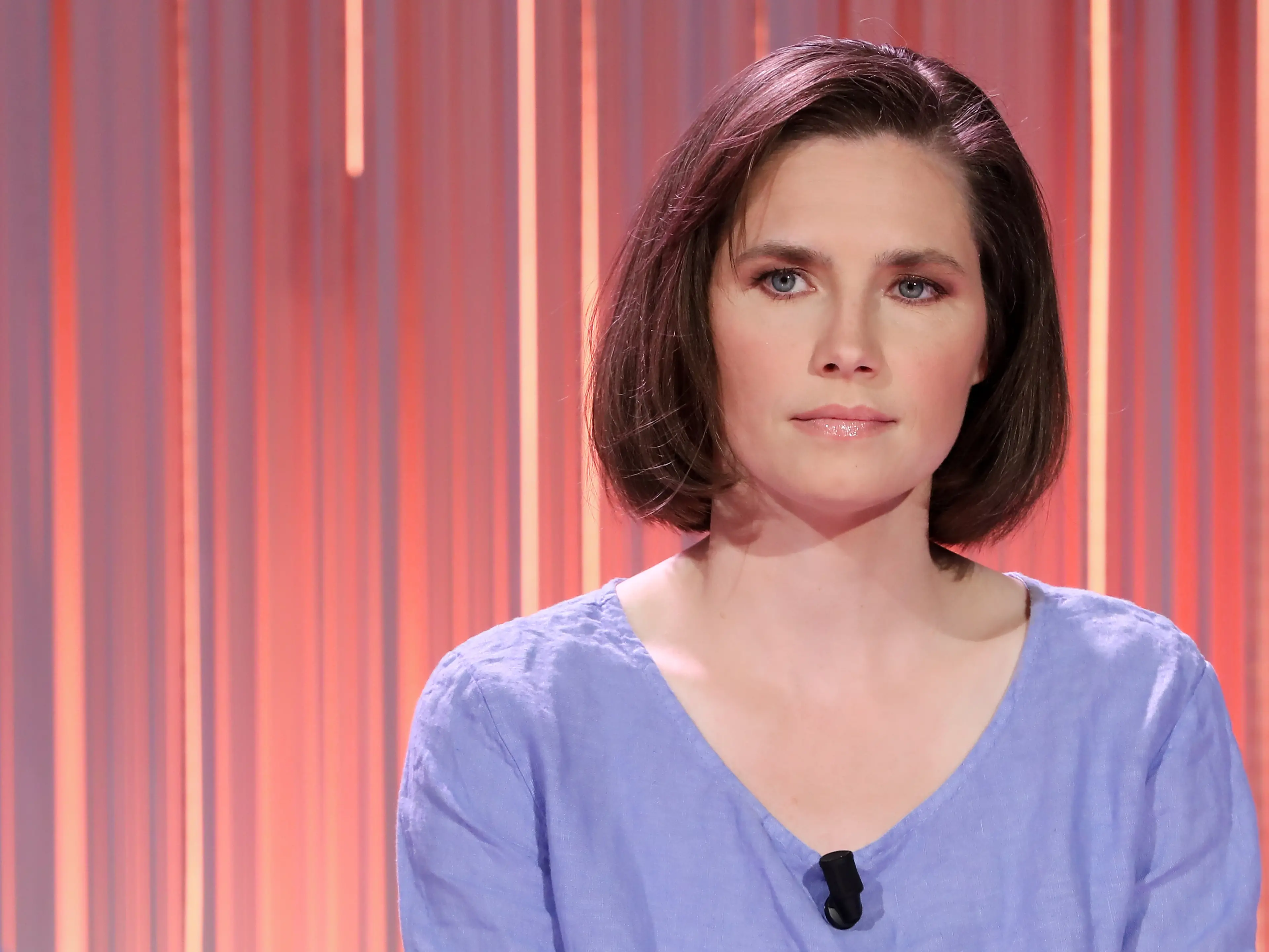 Amanda Knox su Disney+: tra corvi e superstizioni, così la miniserie\nstravolge il caso Meredith Kercher\n