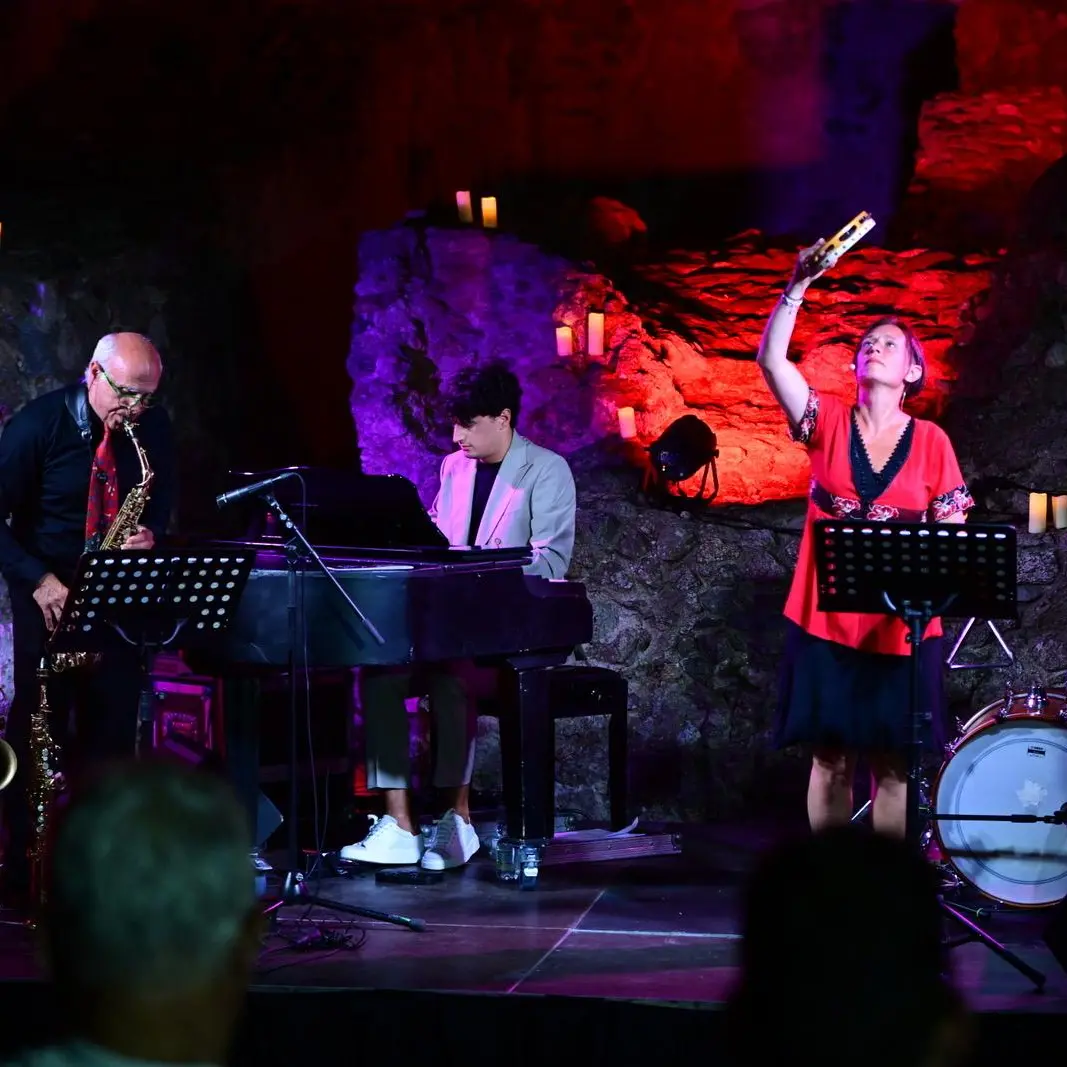 Amore e libertà, una \"Carmen jazz\" conquista il pubblico a Squillace\n