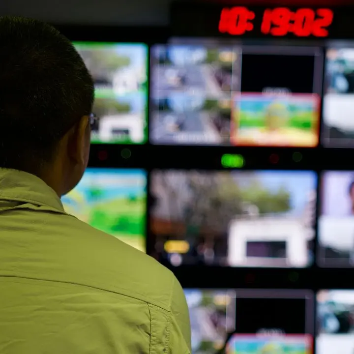 Dalla tv alla lavatrice: il caso De Martino svela quanto sia facile diventare prede dei ladri digitali\n