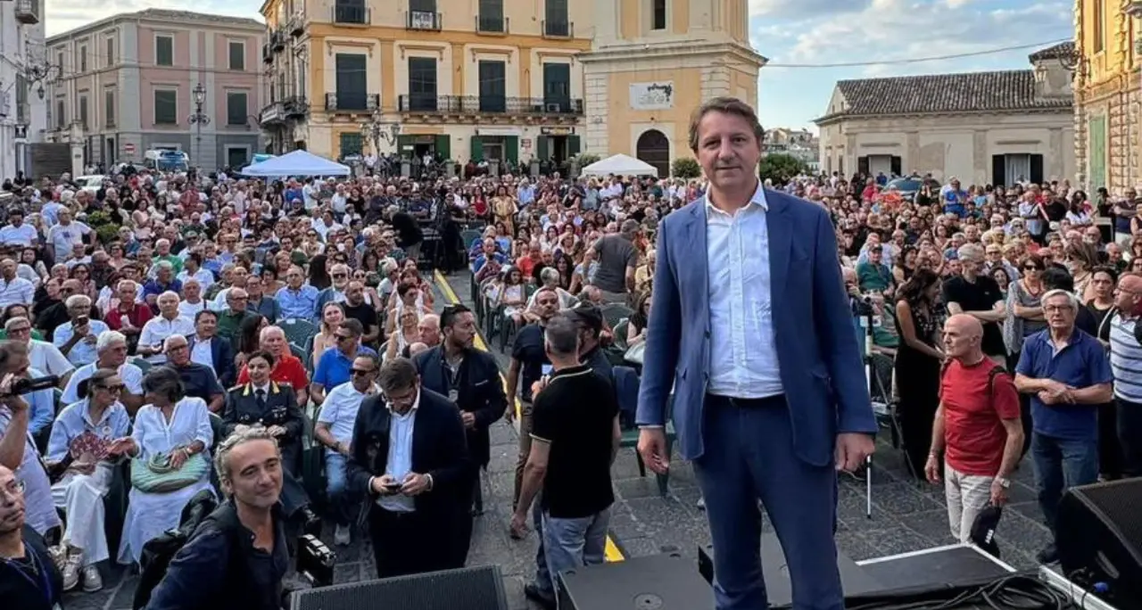 Regionali, Tridico candidato del centrosinistra: «Pronto a riportare la Calabria dove merita»