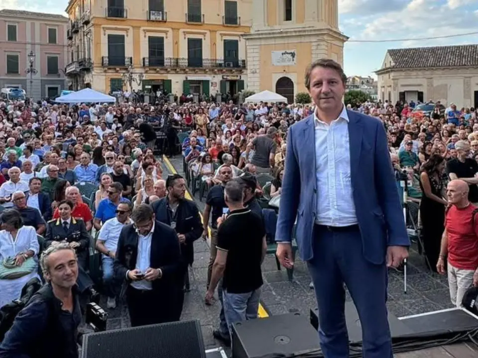 Regionali, Tridico candidato del centrosinistra: «Pronto a riportare la Calabria dove merita»