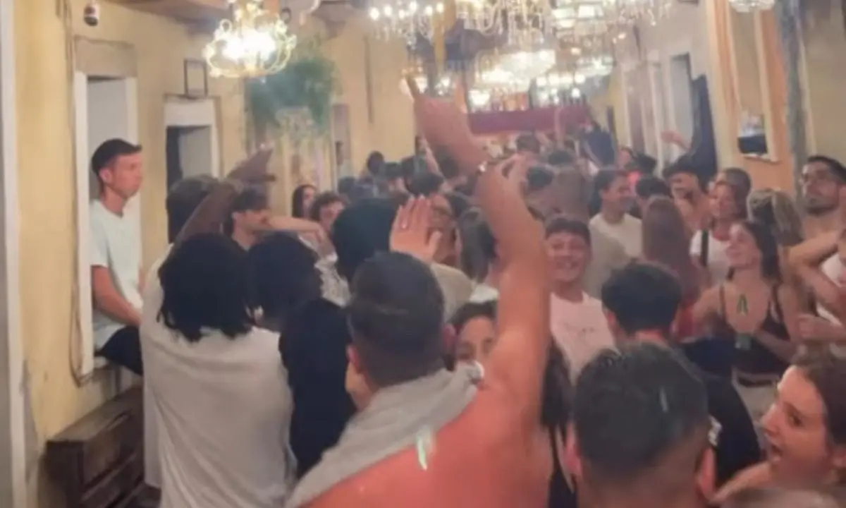 Notte Bianca a San Lucido, migliaia di persone e musica fino all’alba\n