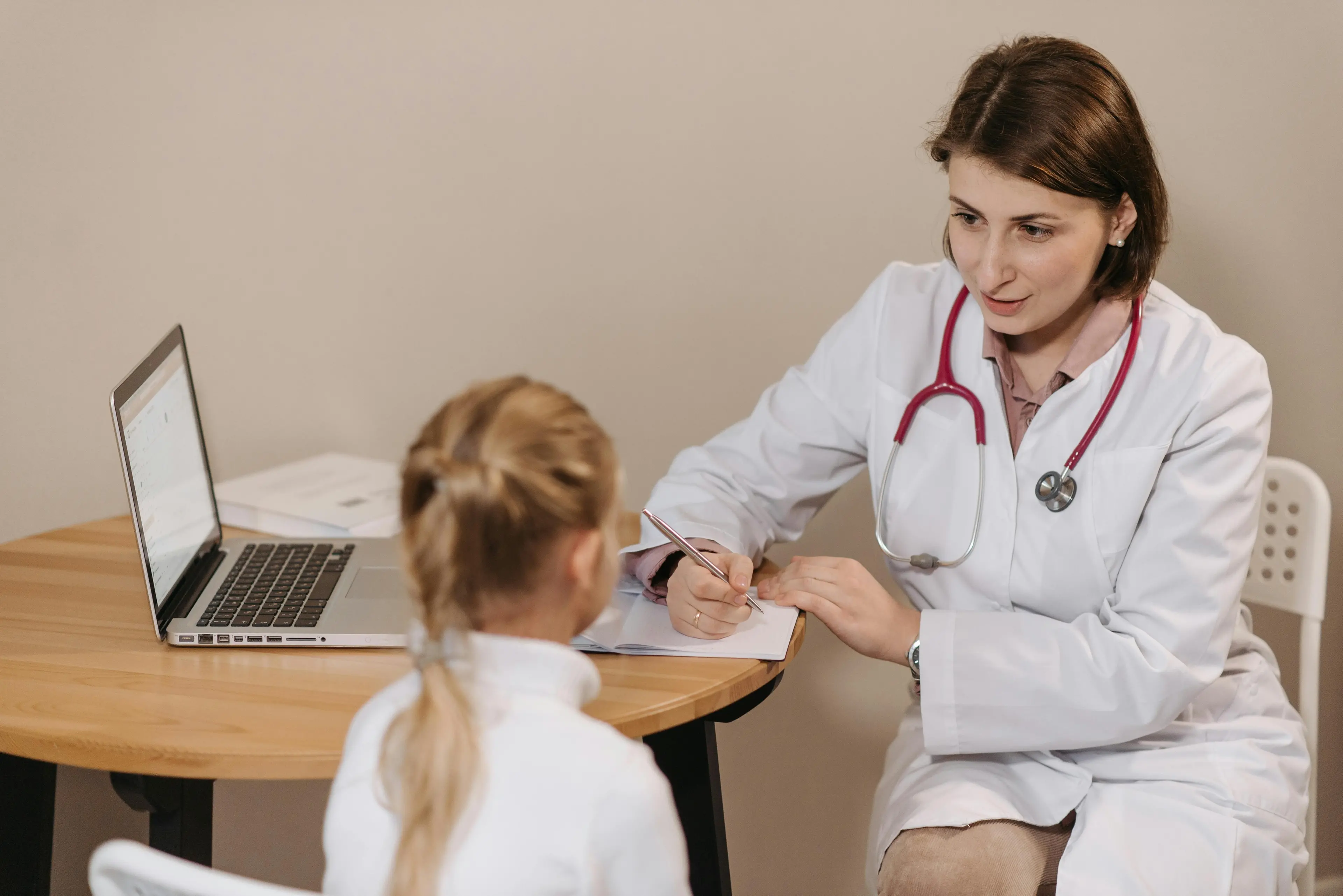 Cure a misura di bambino: l’Asp di Crotone adotta un percorso innovativo per la sedazione pediatrica\n