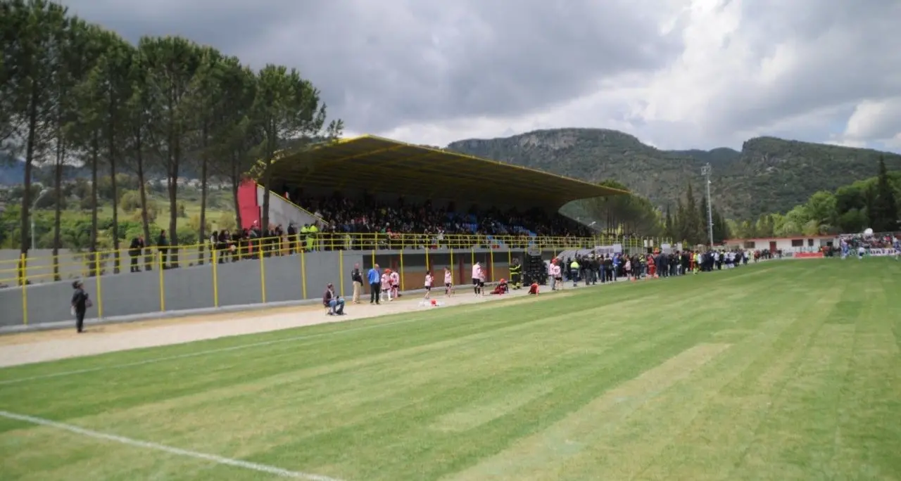 San Luca, il vescovo scrive ai commissari: «Riaprite lo stadio, strumento di riscatto per i nostri ragazzi»