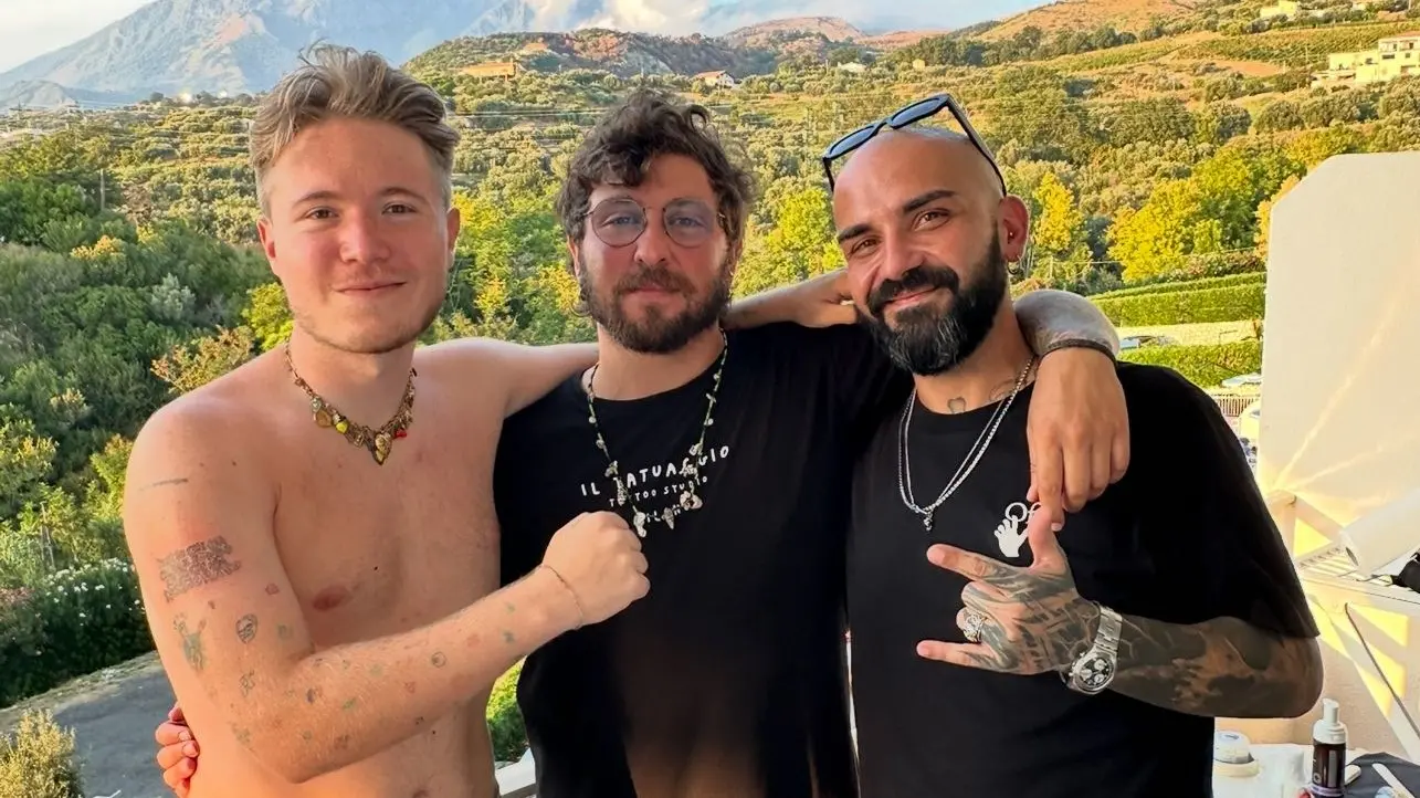 <p>Alfa insime ad Alex Nevicato e Gabe</p>\\n