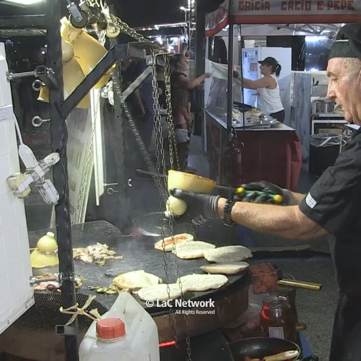 Psicosi botulino, dall’International street food rassicurano: «Mangiare qui non è un rischio. I controlli? Ben vengano»