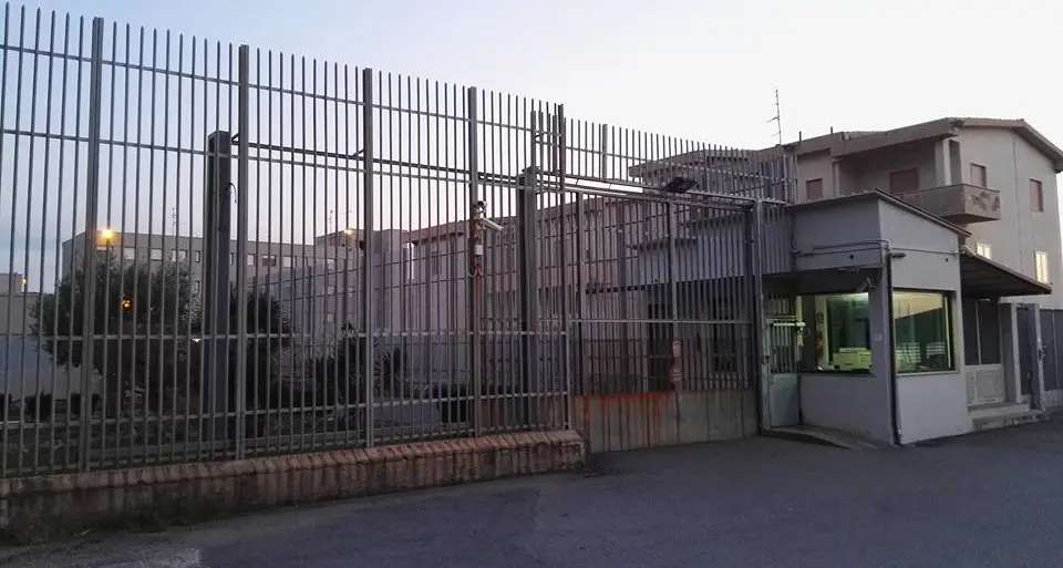 Carcere di Paola, il sindacato Fns Cisl Cosenza denuncia: «Situazione ormai al collasso»\n