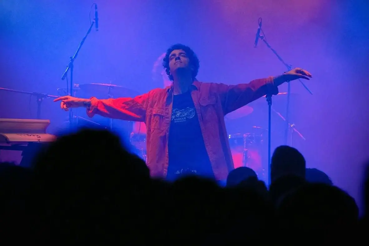 Eman in concerto a Nocera Terinese: la musica del cantautore calabrese in\u00A0una notte speciale di fine estate\n