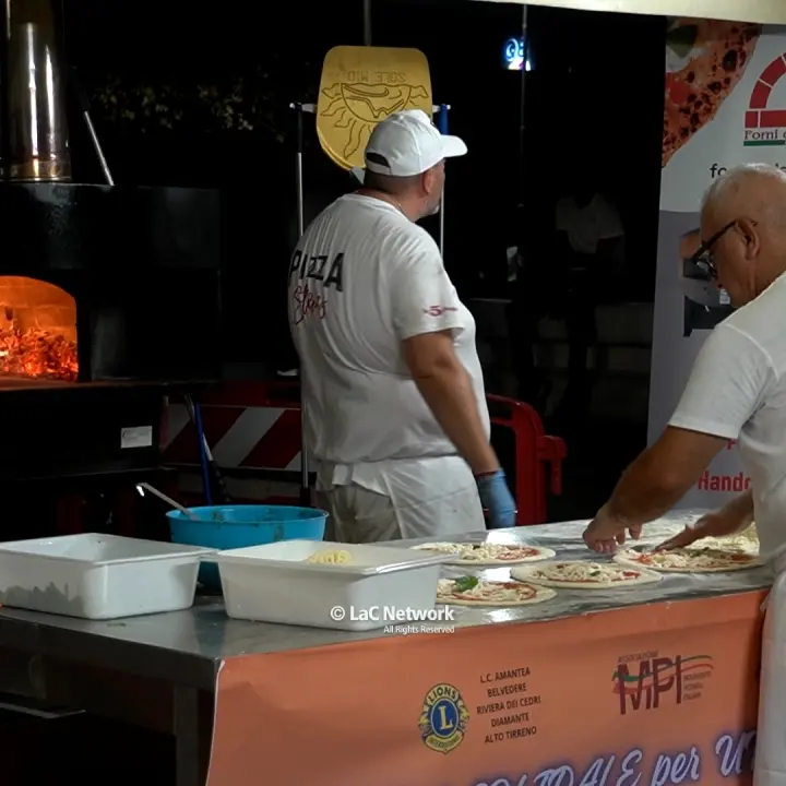 \"Una pizza solidale\", a Praia una raccolta fondi per l'acquisto di un ecografo da donare all'ospedale\n