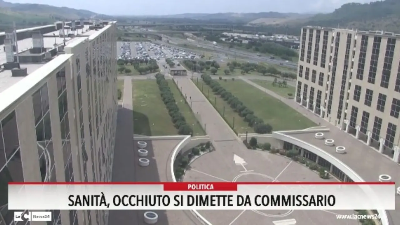 Sanita, Occhiuto si dimette da commissario