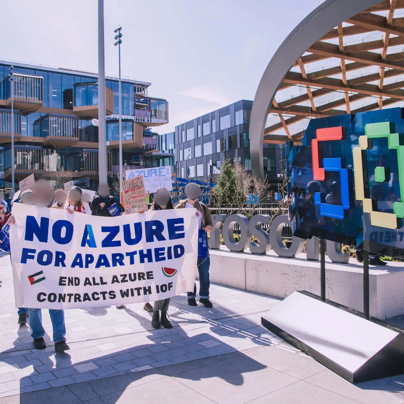 Microsoft, 18 arresti nella “Worker Intifada”: dipendenti contro i contratti con Israele\n