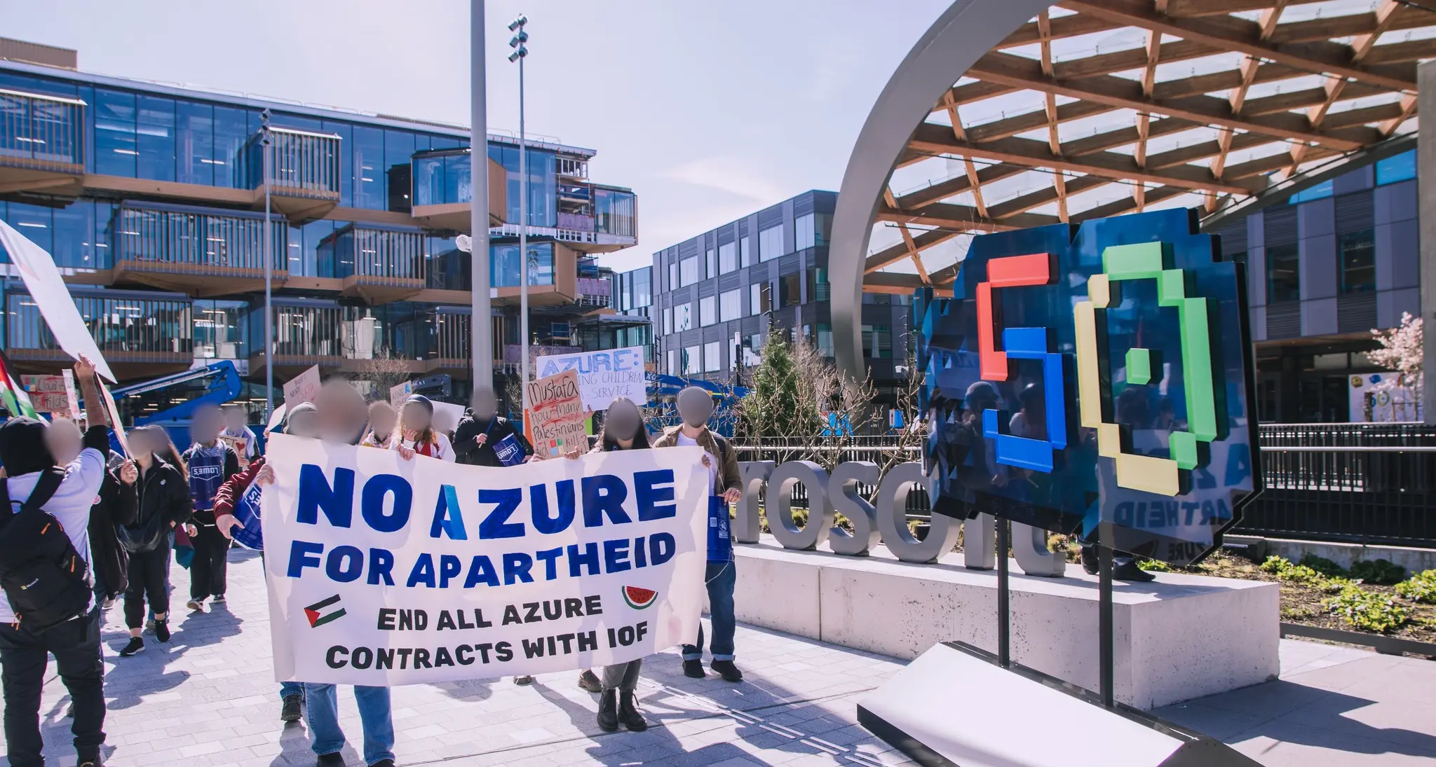 Microsoft, 18 arresti nella “Worker Intifada”: dipendenti contro i contratti con Israele\n