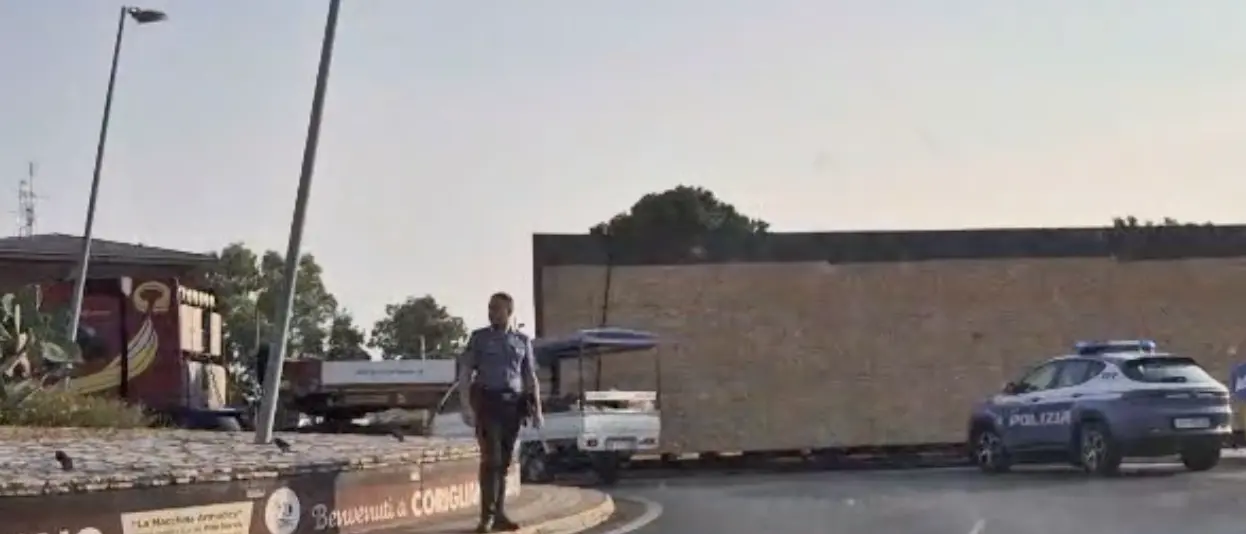 Corigliano Rossano,\u00A0\n\nautoarticolato bloccato alla rotatoria del Frasso: traffico in tilt\n