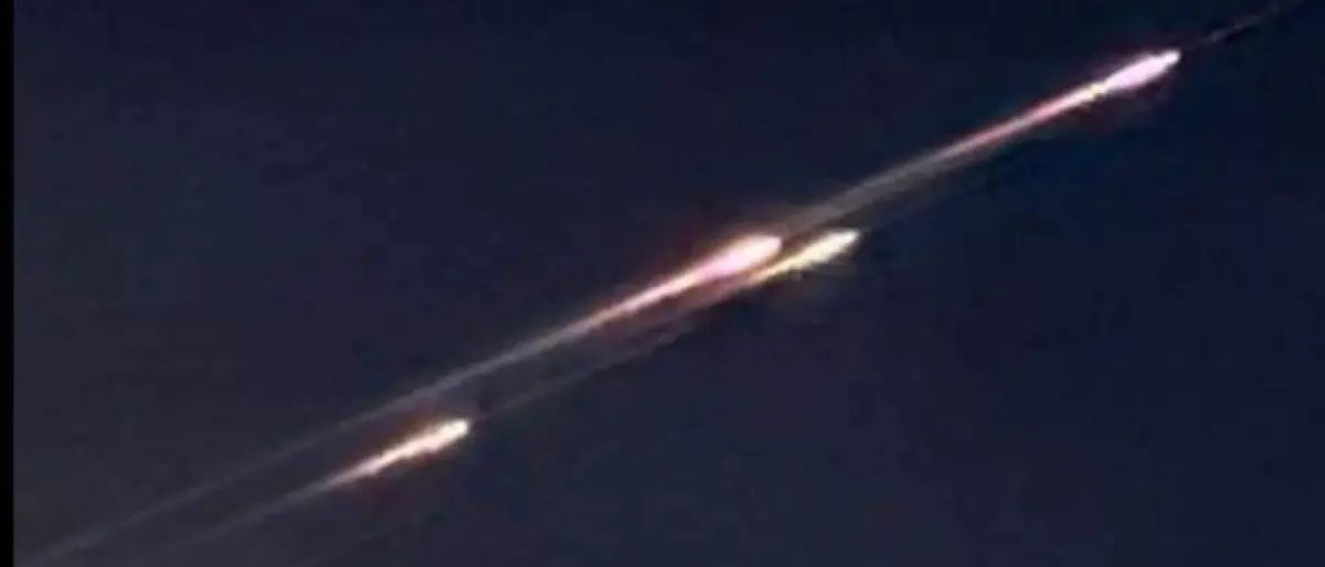 Tre scie luminose sorprendono i cieli di Rende e Cosenza | VIDEO\n